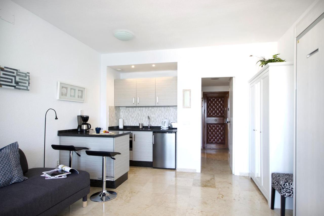 Sea Front Studio With Spacious Balcony Santa Clara Торремолінос Екстер'єр фото